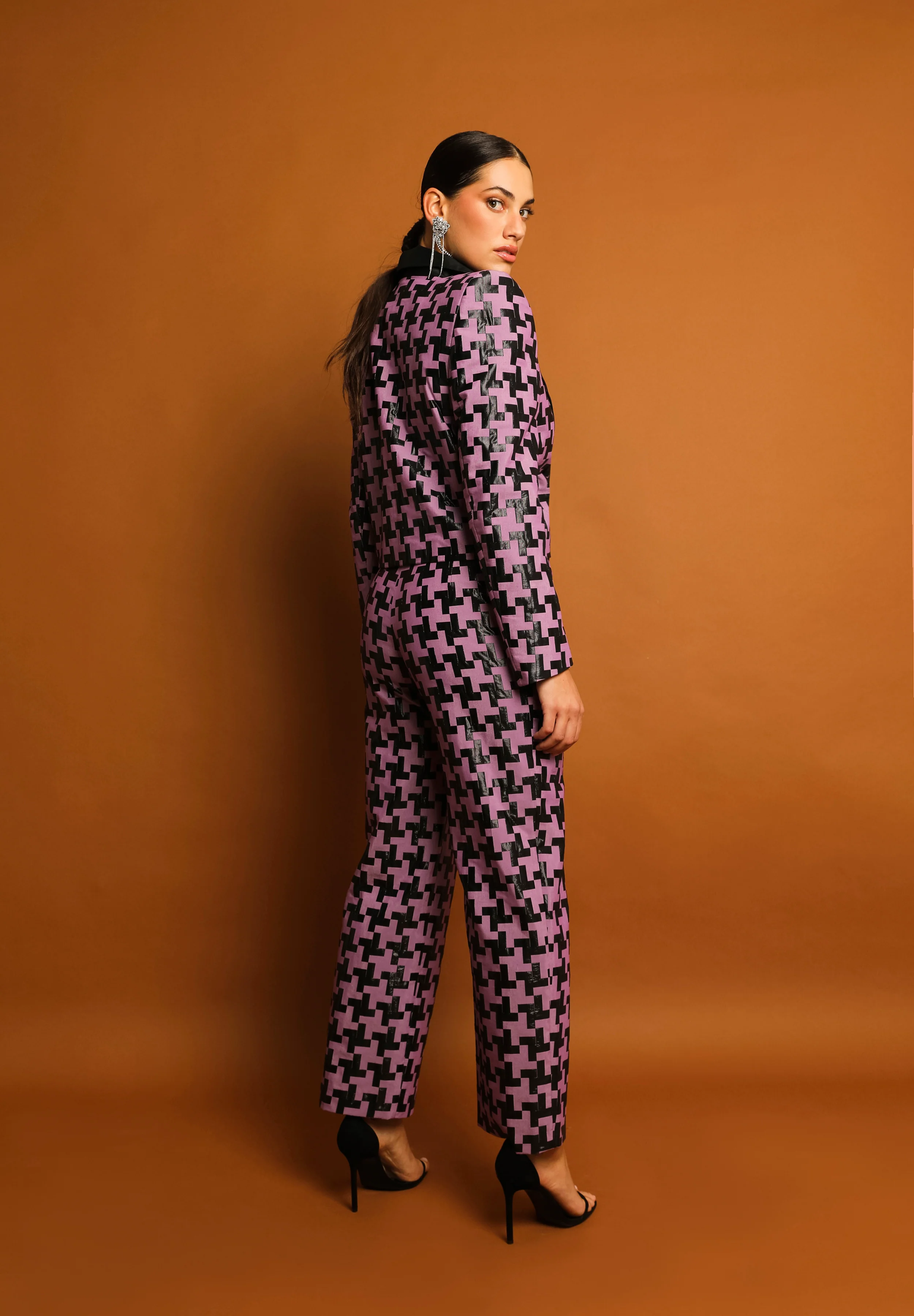 USA CHAQUETA MORADO Y NEGRO - Image 4
